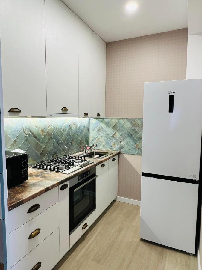 Apartamento Aura Kutaisi Exterior foto