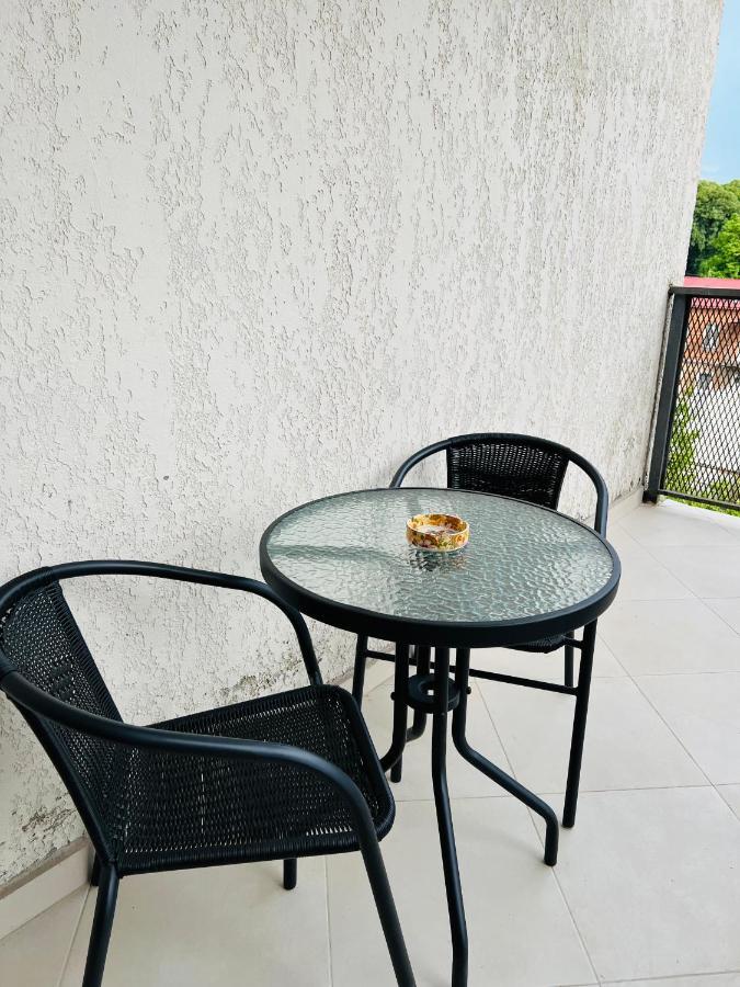Apartamento Aura Kutaisi Exterior foto